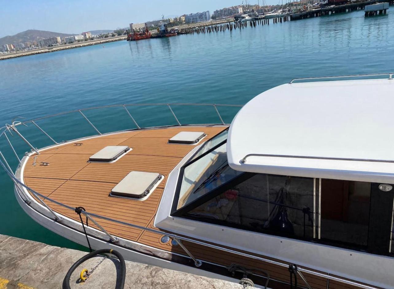 Barco Americano Sotogrande Torreguadiaro Εξωτερικό φωτογραφία