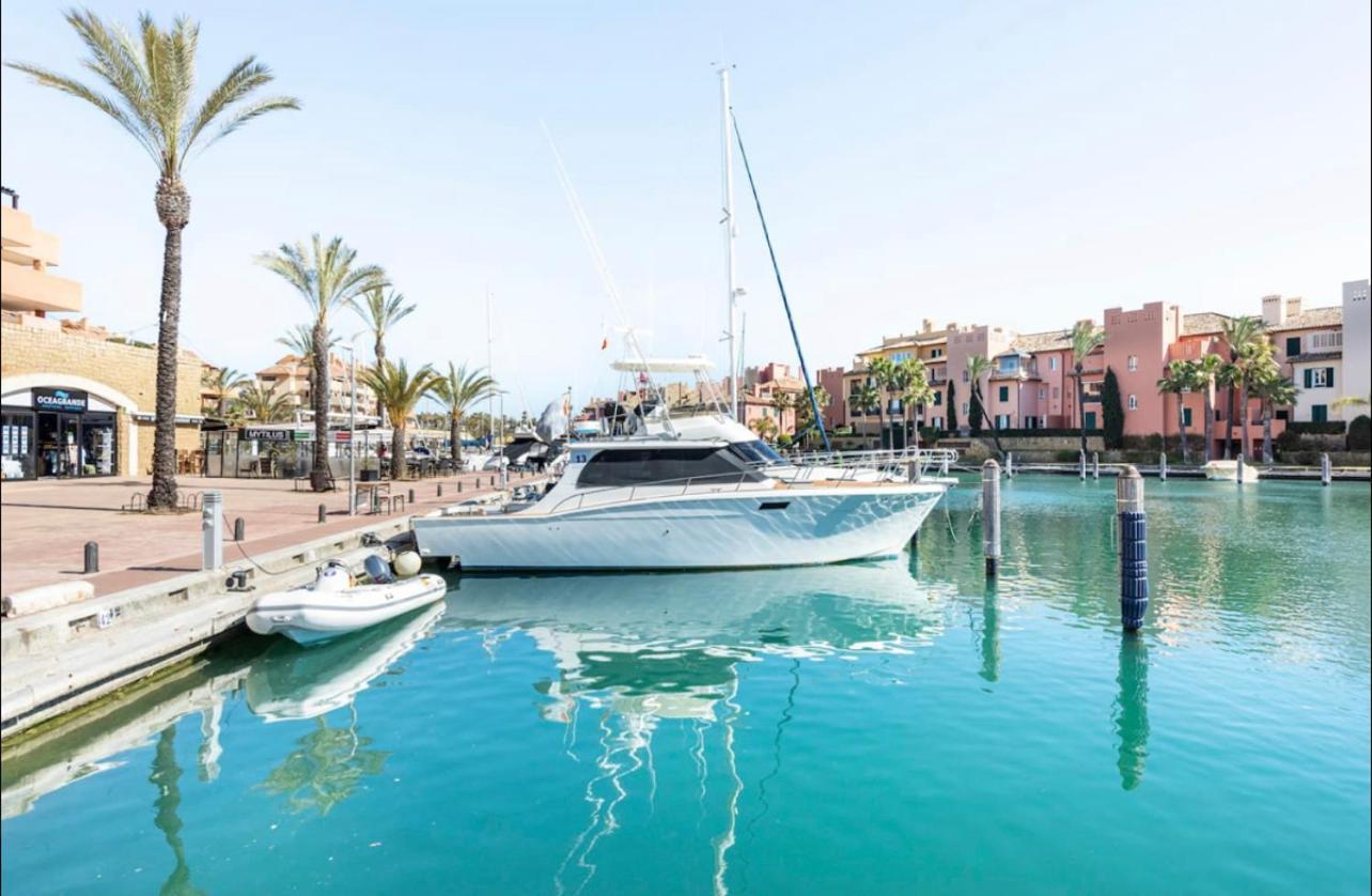 Barco Americano Sotogrande Torreguadiaro Εξωτερικό φωτογραφία